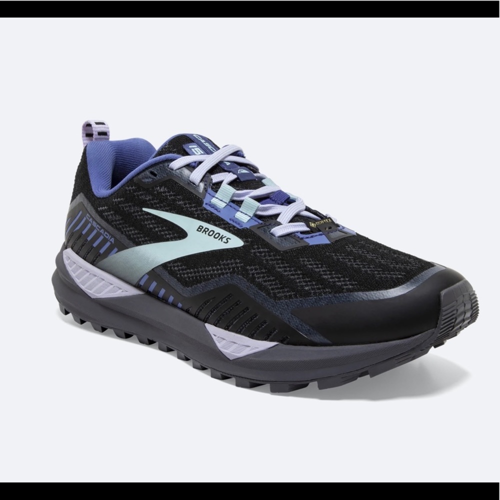 Brand New Brooks Cascadia 15 GTX size 7